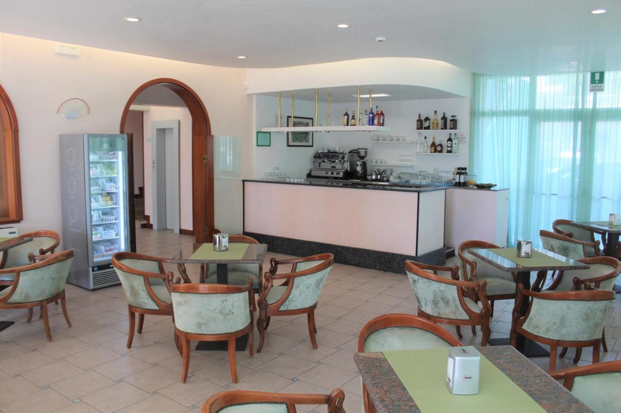 Hotel Palme Park & Beach Included Lido di Jesolo Exterior photo