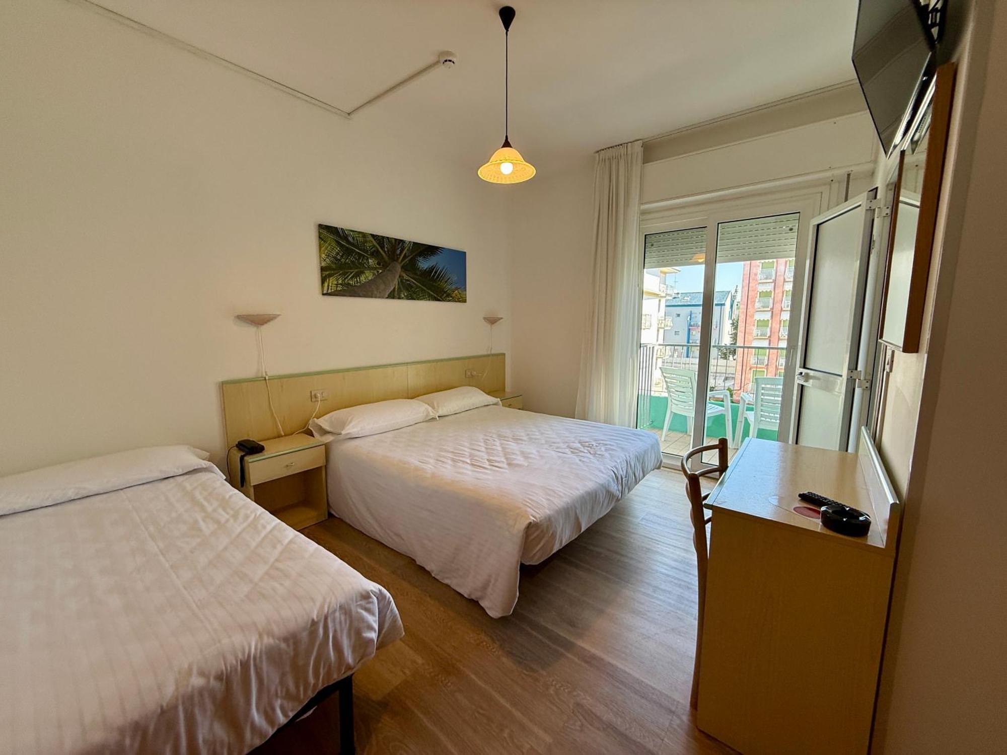 Hotel Palme Park & Beach Included Lido di Jesolo Exterior photo