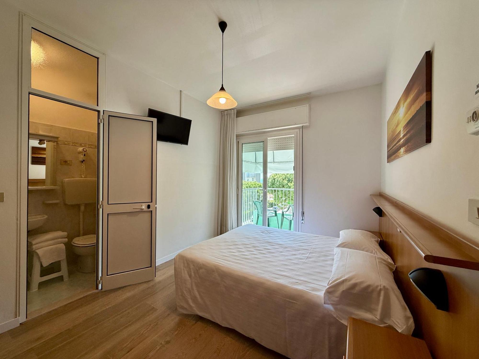 Hotel Palme Park & Beach Included Lido di Jesolo Exterior photo