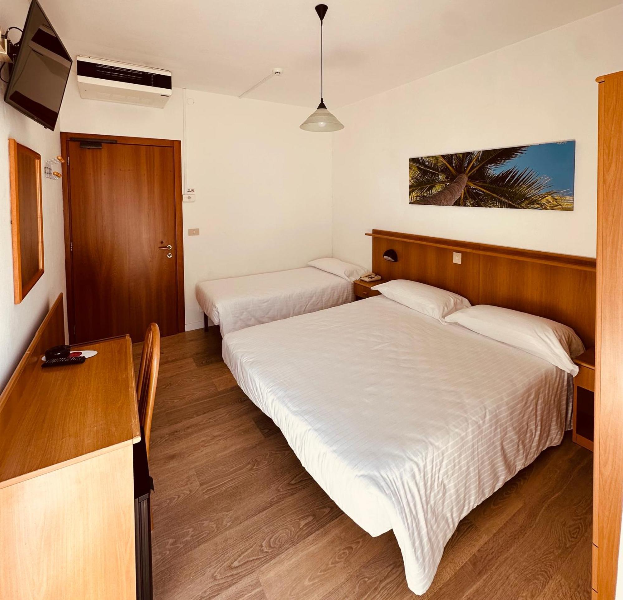 Hotel Palme Park & Beach Included Lido di Jesolo Exterior photo